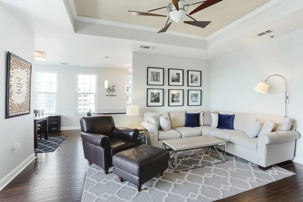325 E Paces Ferry Road Ne Unit 908, Atlanta, Georgia 30305, 2 Bedrooms Bedrooms, ,2 BathroomsBathrooms,Residential,Sold,325 E Paces Ferry Road Ne Unit 908,6034291