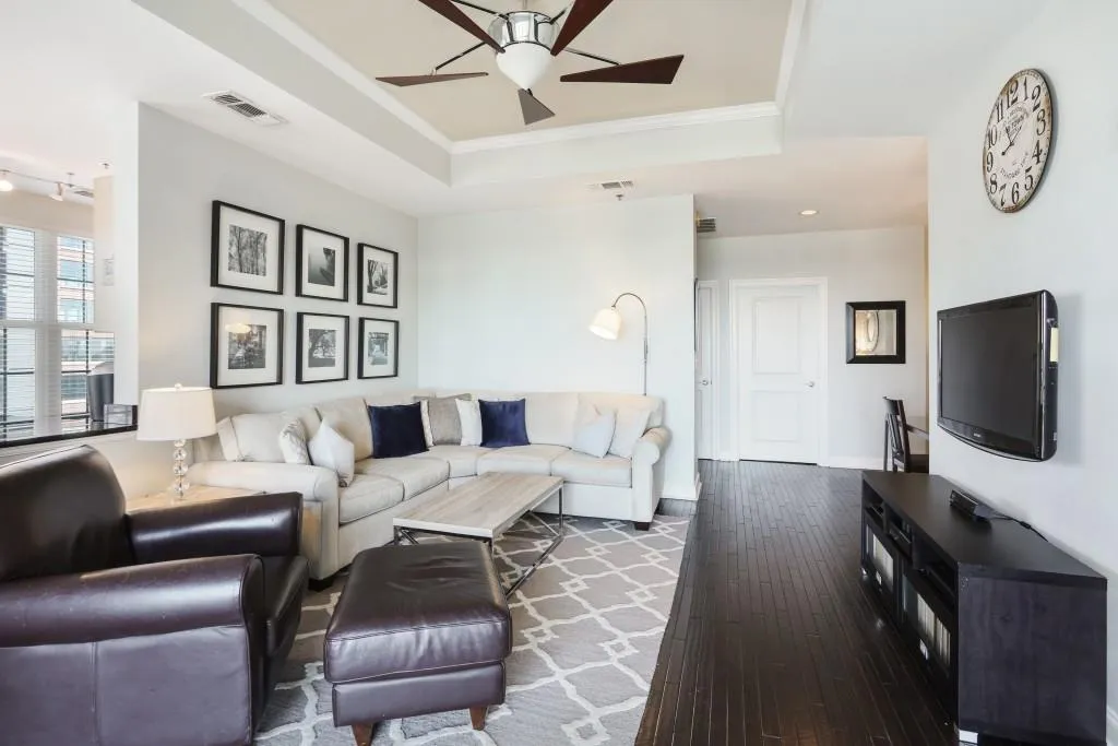 325 E Paces Ferry Road Ne Unit 908, Atlanta, Georgia 30305, 2 Bedrooms Bedrooms, ,2 BathroomsBathrooms,Residential,Sold,325 E Paces Ferry Road Ne Unit 908,6034291