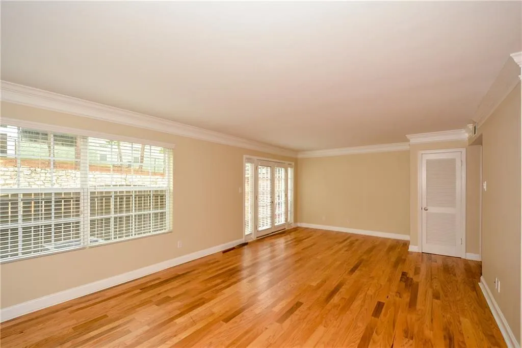 6980 Roswell Road Ne Unit O-5, Atlanta, Georgia 30328, 3 Bedrooms Bedrooms, ,2 BathroomsBathrooms,Residential,Sold,6980 Roswell Road Ne Unit O-5,5944072