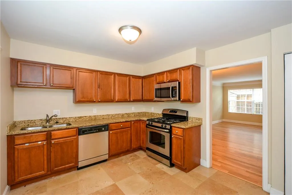 6980 Roswell Road Ne Unit O-5, Atlanta, Georgia 30328, 3 Bedrooms Bedrooms, ,2 BathroomsBathrooms,Residential,Sold,6980 Roswell Road Ne Unit O-5,5944072