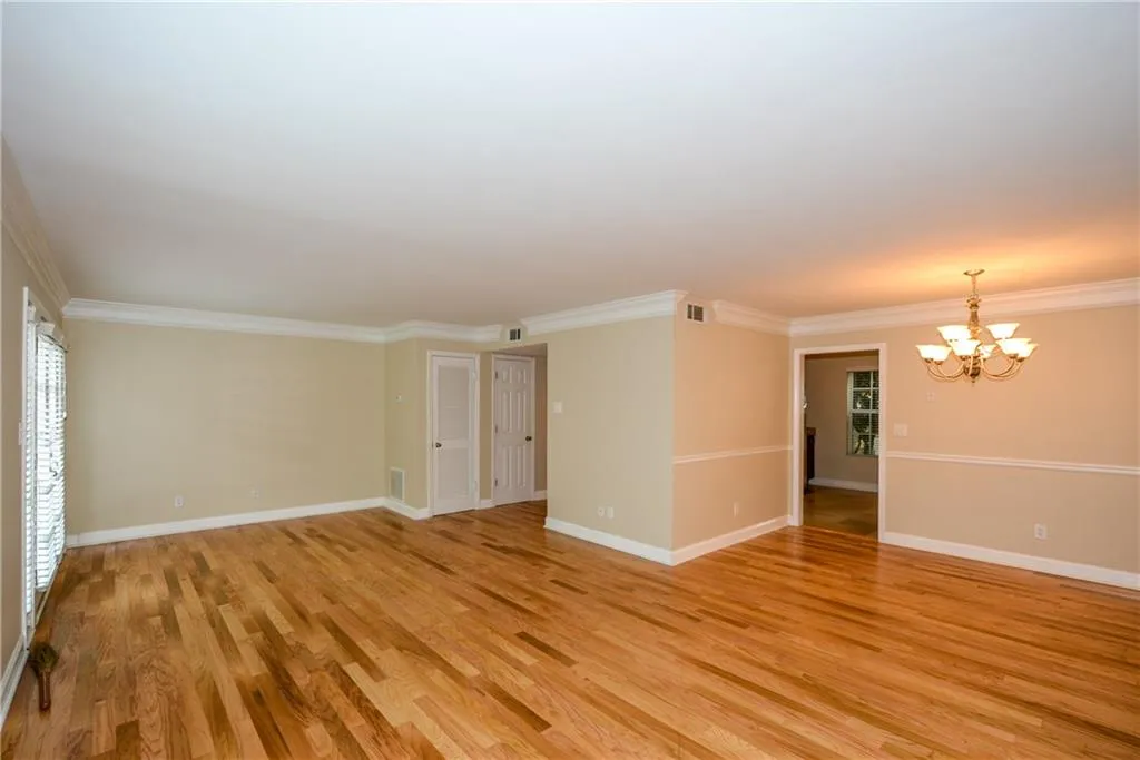 6980 Roswell Road Ne Unit O-5, Atlanta, Georgia 30328, 3 Bedrooms Bedrooms, ,2 BathroomsBathrooms,Residential,Sold,6980 Roswell Road Ne Unit O-5,5944072