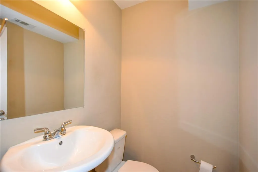 6980 Roswell Road Ne Unit O-5, Atlanta, Georgia 30328, 3 Bedrooms Bedrooms, ,2 BathroomsBathrooms,Residential,Sold,6980 Roswell Road Ne Unit O-5,5944072