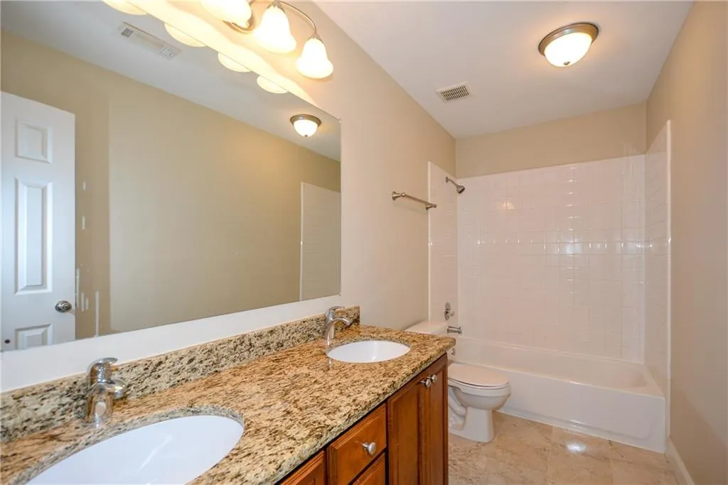 6980 Roswell Road Ne Unit O-5, Atlanta, Georgia 30328, 3 Bedrooms Bedrooms, ,2 BathroomsBathrooms,Residential,Sold,6980 Roswell Road Ne Unit O-5,5944072