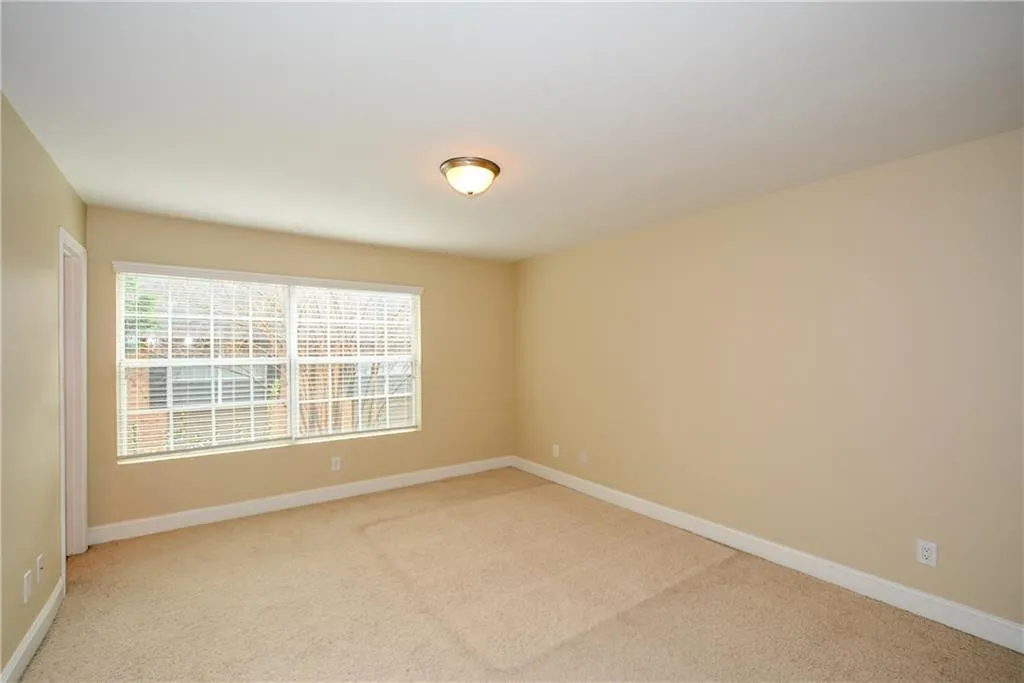6980 Roswell Road Ne Unit O-5, Atlanta, Georgia 30328, 3 Bedrooms Bedrooms, ,2 BathroomsBathrooms,Residential,Sold,6980 Roswell Road Ne Unit O-5,5944072