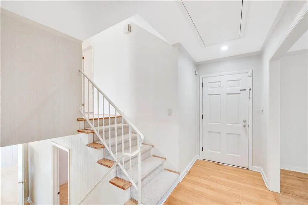 355 Ridgeview Trail, Atlanta, Georgia 30328, 3 Bedrooms Bedrooms, ,3 BathroomsBathrooms,Residential,Sold,355 Ridgeview Trail,6843980