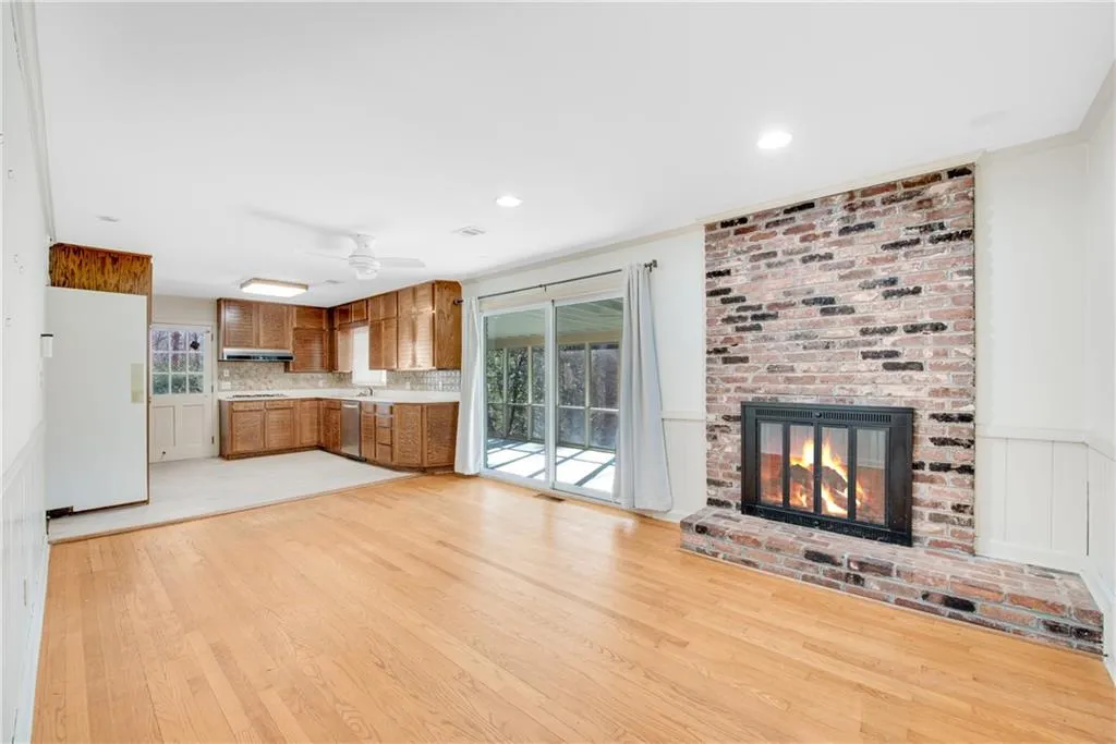 355 Ridgeview Trail, Atlanta, Georgia 30328, 3 Bedrooms Bedrooms, ,3 BathroomsBathrooms,Residential,Sold,355 Ridgeview Trail,6843980