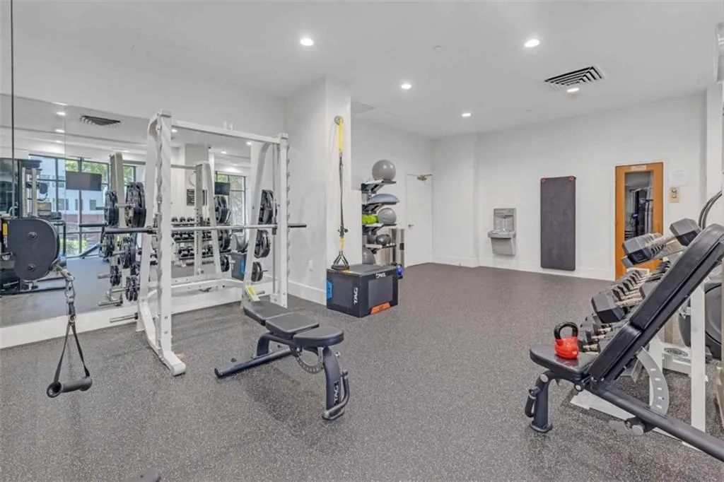 3475 Oak Valley Road Unit 660, Atlanta, Georgia 30326, 2 Bedrooms Bedrooms, ,2 BathroomsBathrooms,Residential,For Sale,3475 Oak Valley Road Unit 660,7562217