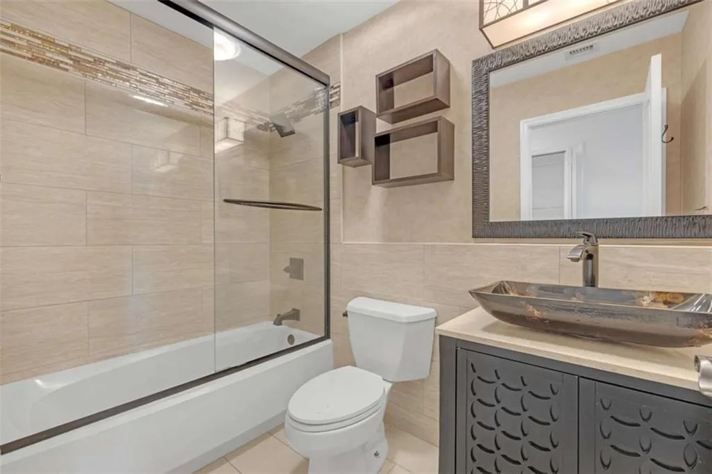 3475 Oak Valley Road Unit 660, Atlanta, Georgia 30326, 2 Bedrooms Bedrooms, ,2 BathroomsBathrooms,Residential,For Sale,3475 Oak Valley Road Unit 660,7562217