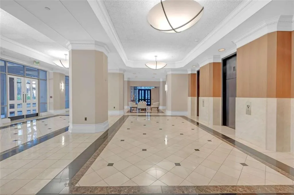 3475 Oak Valley Road Unit 660, Atlanta, Georgia 30326, 2 Bedrooms Bedrooms, ,2 BathroomsBathrooms,Residential,For Sale,3475 Oak Valley Road Unit 660,7562217