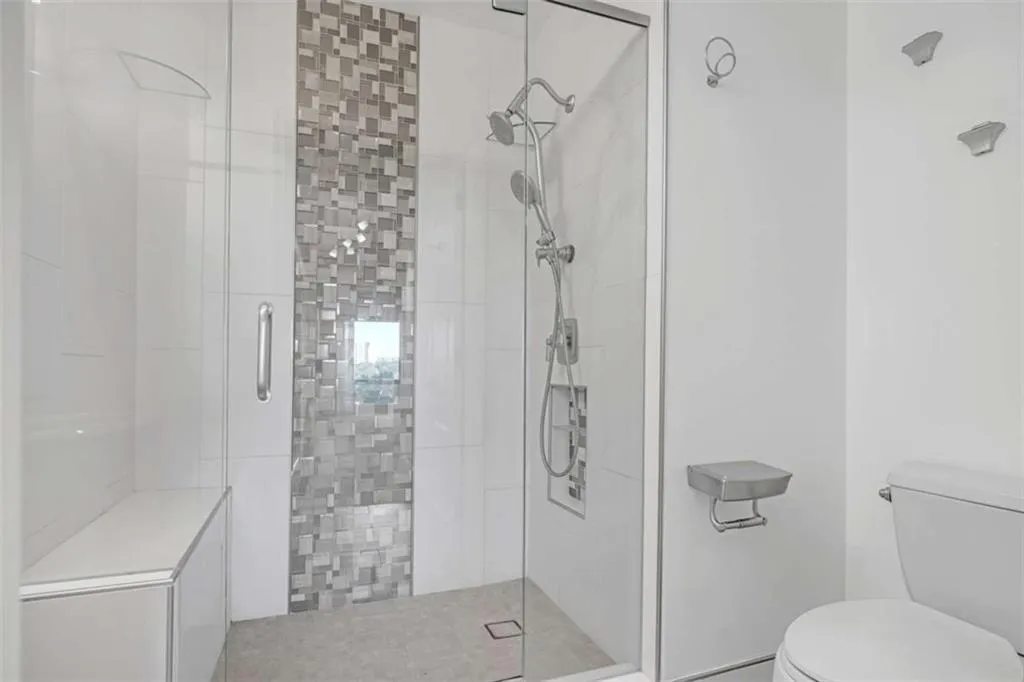 3475 Oak Valley Road Unit 660, Atlanta, Georgia 30326, 2 Bedrooms Bedrooms, ,2 BathroomsBathrooms,Residential,For Sale,3475 Oak Valley Road Unit 660,7562217