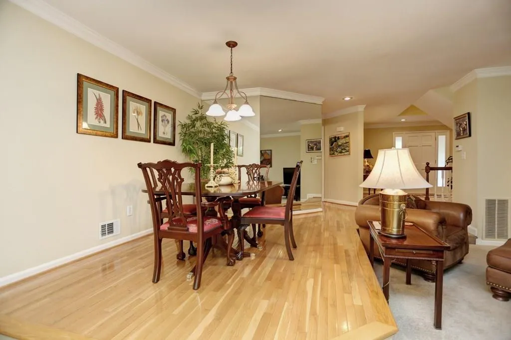 405 Bainbridge Drive, Sandy Springs, Georgia 30327, 4 Bedrooms Bedrooms, ,3 BathroomsBathrooms,Residential,Sold,405 Bainbridge Drive,5723356