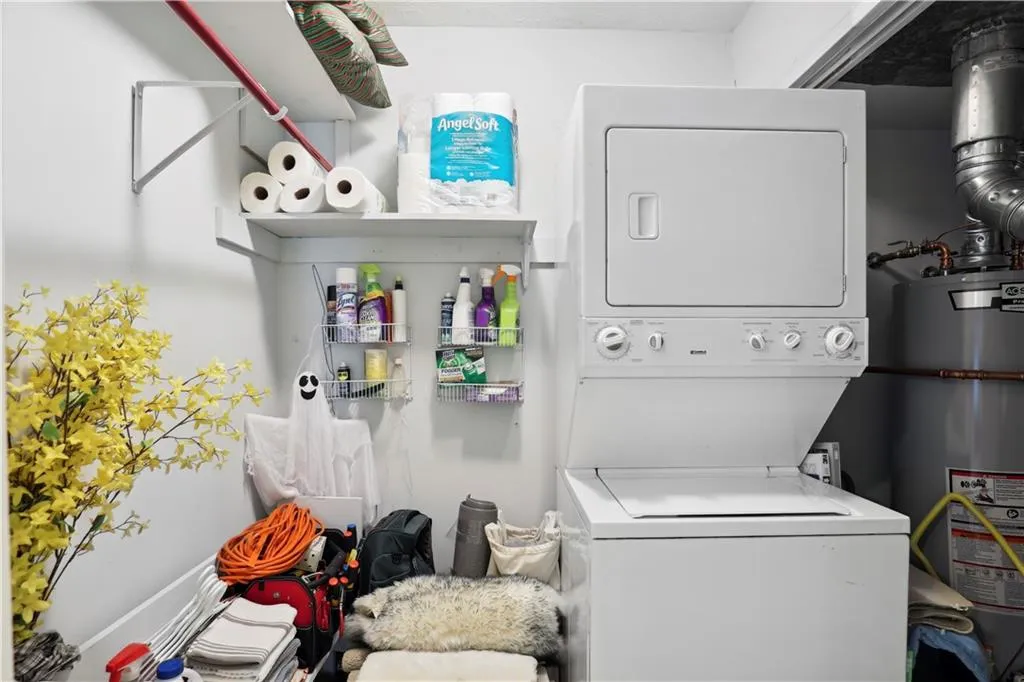 1308 Natchez Trace, Sandy Springs, Georgia 30350, 2 Bedrooms Bedrooms, ,1 BathroomBathrooms,Residential,Sold,1308 Natchez Trace,7112002