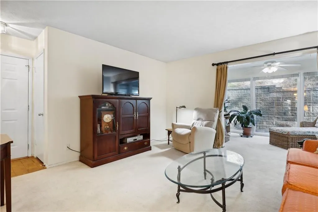 1308 Natchez Trace, Sandy Springs, Georgia 30350, 2 Bedrooms Bedrooms, ,1 BathroomBathrooms,Residential,Sold,1308 Natchez Trace,7112002