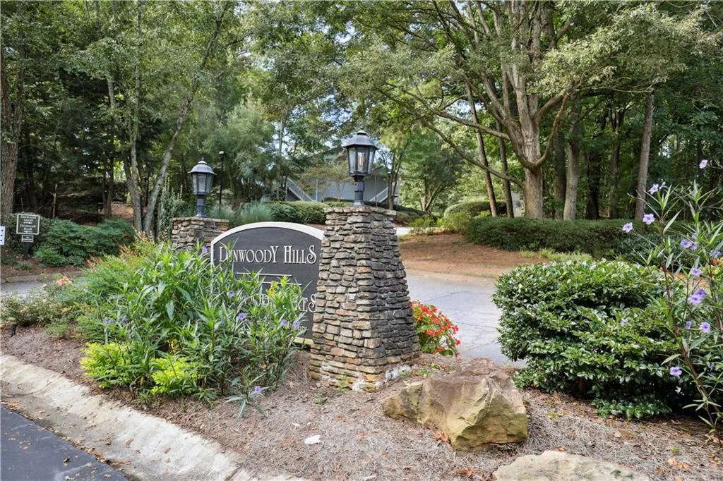 1308 Natchez Trace, Sandy Springs, Georgia 30350, 2 Bedrooms Bedrooms, ,1 BathroomBathrooms,Residential,Sold,1308 Natchez Trace,7112002