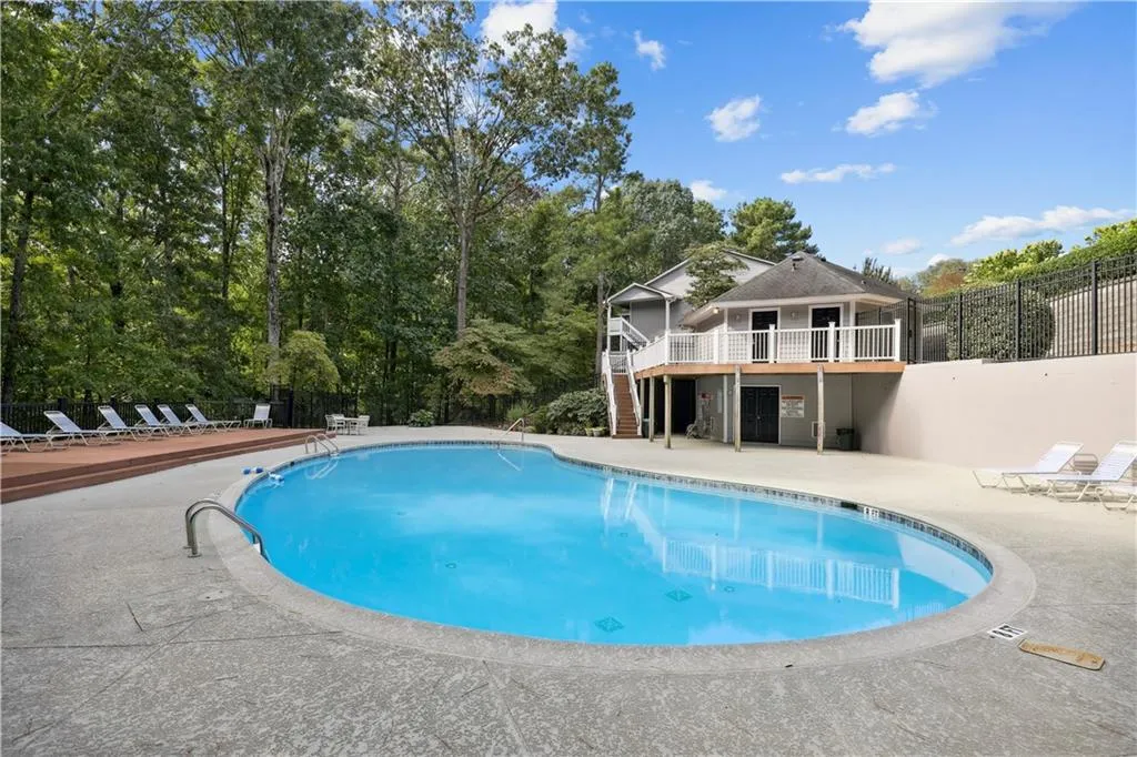 1308 Natchez Trace, Sandy Springs, Georgia 30350, 2 Bedrooms Bedrooms, ,1 BathroomBathrooms,Residential,Sold,1308 Natchez Trace,7112002