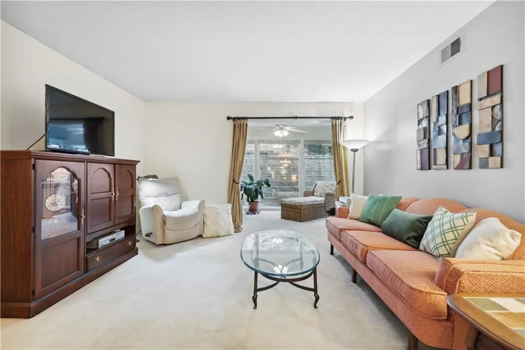 1308 Natchez Trace, Sandy Springs, Georgia 30350, 2 Bedrooms Bedrooms, ,1 BathroomBathrooms,Residential,Sold,1308 Natchez Trace,7112002