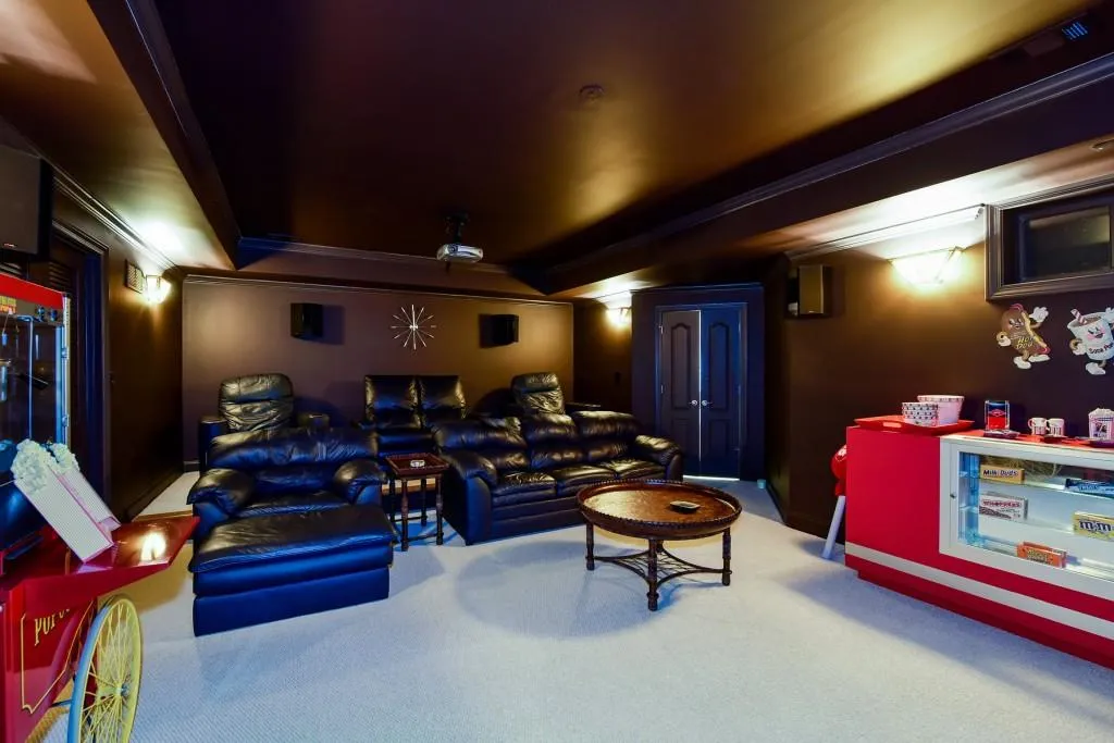 920 Glengate Place, Atlanta, Georgia 30328, 5 Bedrooms Bedrooms, ,5 BathroomsBathrooms,Residential,Sold,920 Glengate Place,5762859