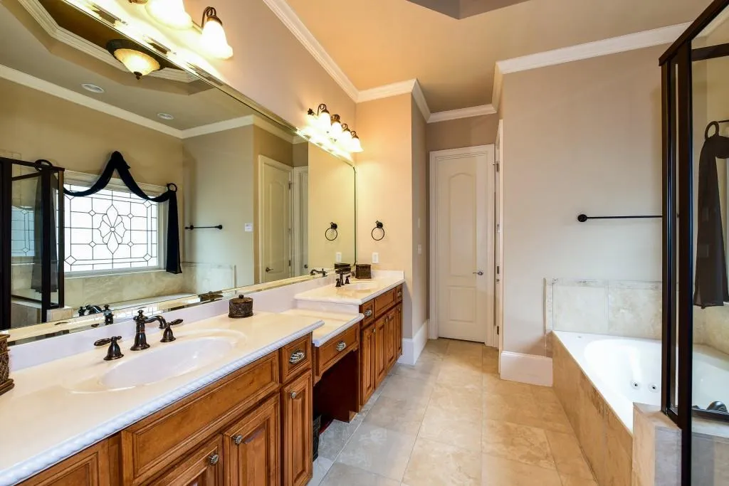 920 Glengate Place, Atlanta, Georgia 30328, 5 Bedrooms Bedrooms, ,5 BathroomsBathrooms,Residential,Sold,920 Glengate Place,5762859