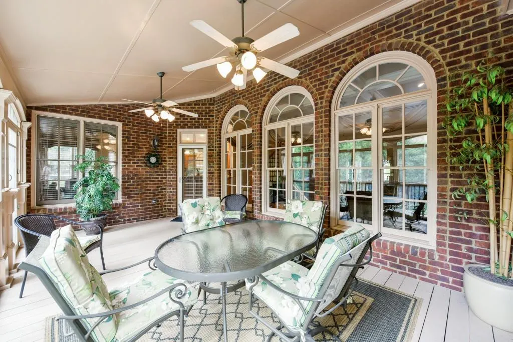 920 Glengate Place, Atlanta, Georgia 30328, 5 Bedrooms Bedrooms, ,5 BathroomsBathrooms,Residential,Sold,920 Glengate Place,5762859