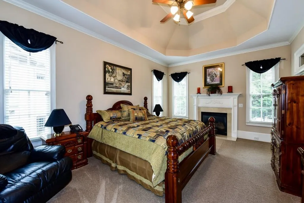 920 Glengate Place, Atlanta, Georgia 30328, 5 Bedrooms Bedrooms, ,5 BathroomsBathrooms,Residential,Sold,920 Glengate Place,5762859