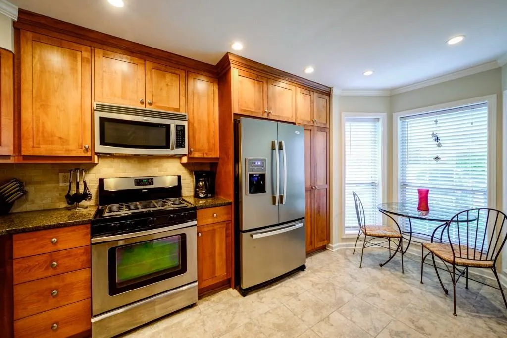 1123 Weatherstone Drive, Atlanta, Georgia 30342, 2 Bedrooms Bedrooms, ,2 BathroomsBathrooms,Residential,Sold,1123 Weatherstone Drive,5693979