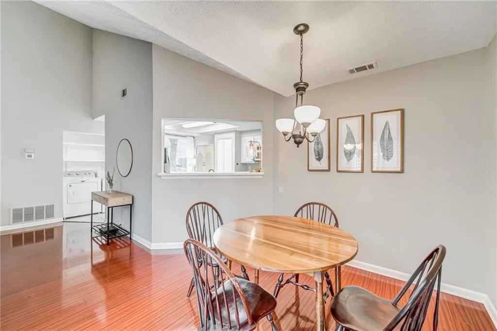 63 Dunwoody Springs Drive Unit D, Sandy Springs, Georgia 30328, 3 Bedrooms Bedrooms, ,2 BathroomsBathrooms,Residential,Sold,63 Dunwoody Springs Drive Unit D,6985862