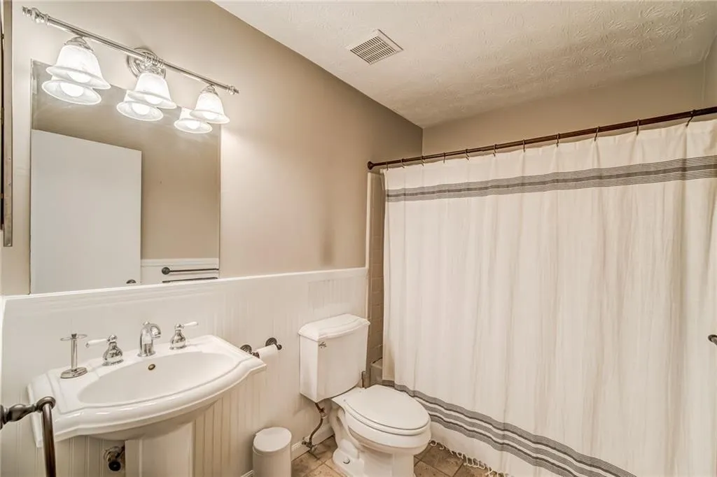 63 Dunwoody Springs Drive Unit D, Sandy Springs, Georgia 30328, 3 Bedrooms Bedrooms, ,2 BathroomsBathrooms,Residential,Sold,63 Dunwoody Springs Drive Unit D,6985862