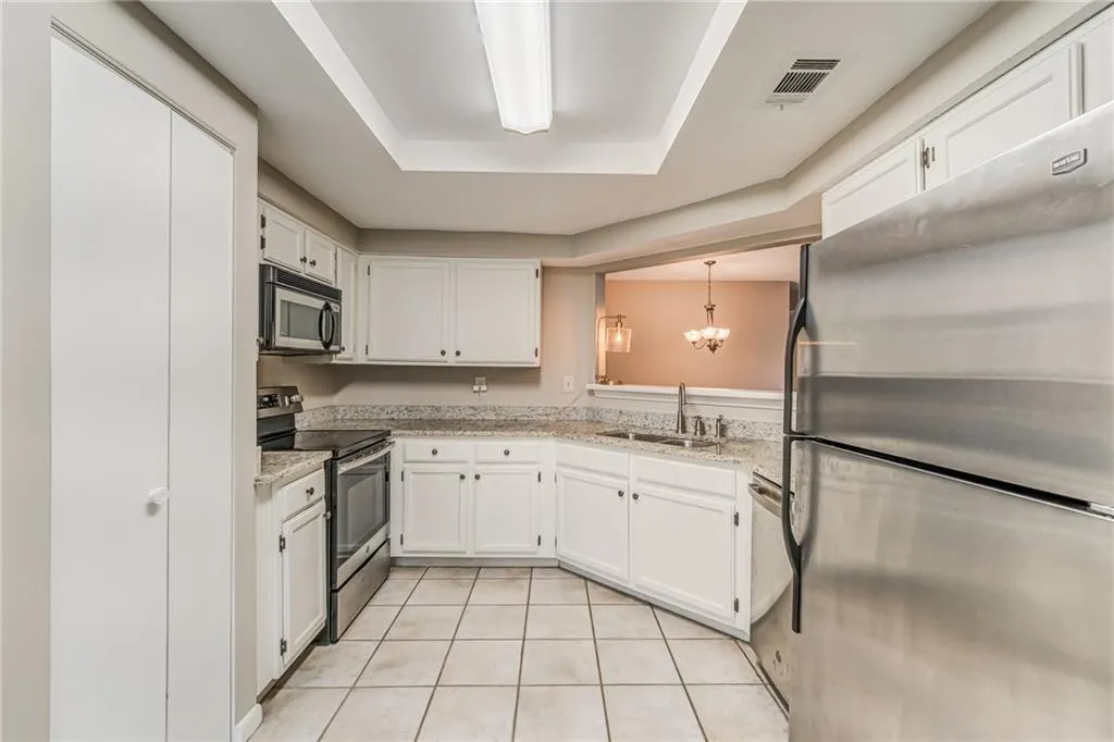 63 Dunwoody Springs Drive Unit D, Sandy Springs, Georgia 30328, 3 Bedrooms Bedrooms, ,2 BathroomsBathrooms,Residential,Sold,63 Dunwoody Springs Drive Unit D,6985862