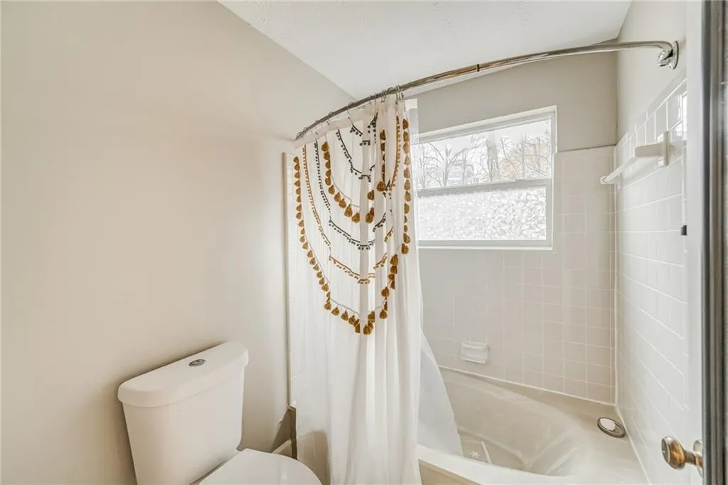 63 Dunwoody Springs Drive Unit D, Sandy Springs, Georgia 30328, 3 Bedrooms Bedrooms, ,2 BathroomsBathrooms,Residential,Sold,63 Dunwoody Springs Drive Unit D,6985862