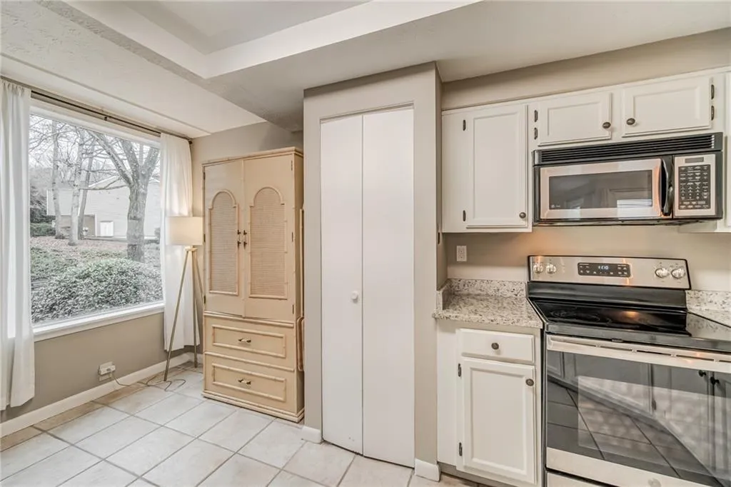 63 Dunwoody Springs Drive Unit D, Sandy Springs, Georgia 30328, 3 Bedrooms Bedrooms, ,2 BathroomsBathrooms,Residential,Sold,63 Dunwoody Springs Drive Unit D,6985862