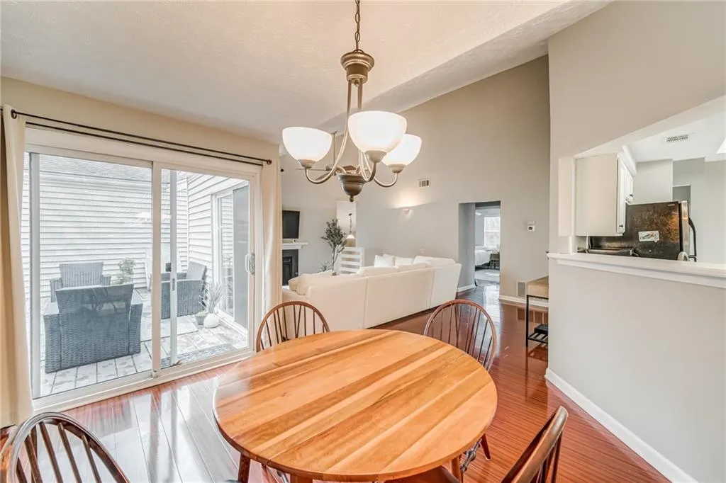 63 Dunwoody Springs Drive Unit D, Sandy Springs, Georgia 30328, 3 Bedrooms Bedrooms, ,2 BathroomsBathrooms,Residential,Sold,63 Dunwoody Springs Drive Unit D,6985862