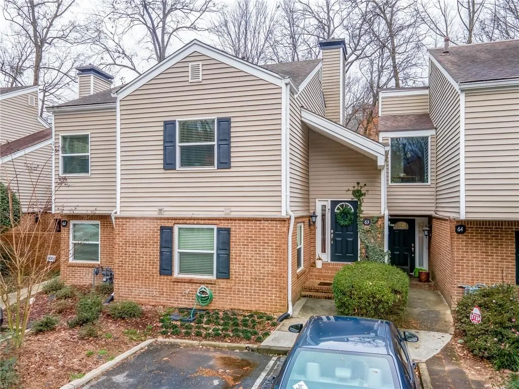 63 Dunwoody Springs Drive Unit D, Sandy Springs, Georgia 30328, 3 Bedrooms Bedrooms, ,2 BathroomsBathrooms,Residential,Sold,63 Dunwoody Springs Drive Unit D,6985862