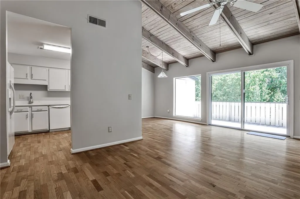 3817 Paces Ferry West Se, Atlanta, Georgia 30339, 4 Bedrooms Bedrooms, ,3 BathroomsBathrooms,Residential,For Sale,3817 Paces Ferry West Se,7644376