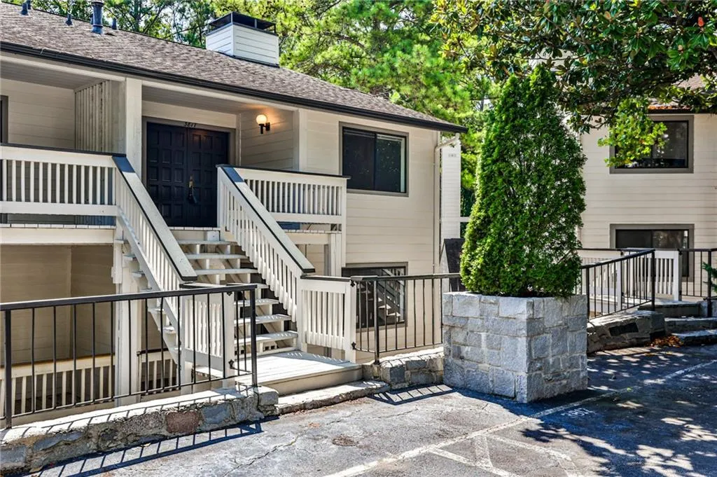 3817 Paces Ferry West Se, Atlanta, Georgia 30339, 4 Bedrooms Bedrooms, ,3 BathroomsBathrooms,Residential,For Sale,3817 Paces Ferry West Se,7644376