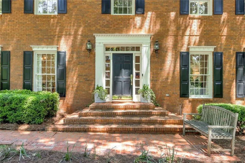 20 Glen Oaks Drive, Atlanta, Georgia 30327, 5 Bedrooms Bedrooms, ,4 BathroomsBathrooms,Residential,Sold,20 Glen Oaks Drive,6882848
