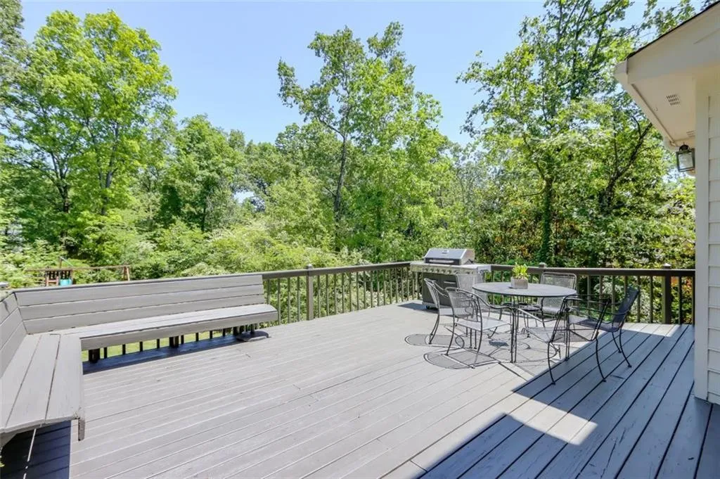 20 Glen Oaks Drive, Atlanta, Georgia 30327, 5 Bedrooms Bedrooms, ,4 BathroomsBathrooms,Residential,Sold,20 Glen Oaks Drive,6882848