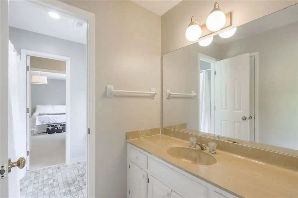 20 Glen Oaks Drive, Atlanta, Georgia 30327, 5 Bedrooms Bedrooms, ,4 BathroomsBathrooms,Residential,Sold,20 Glen Oaks Drive,6882848