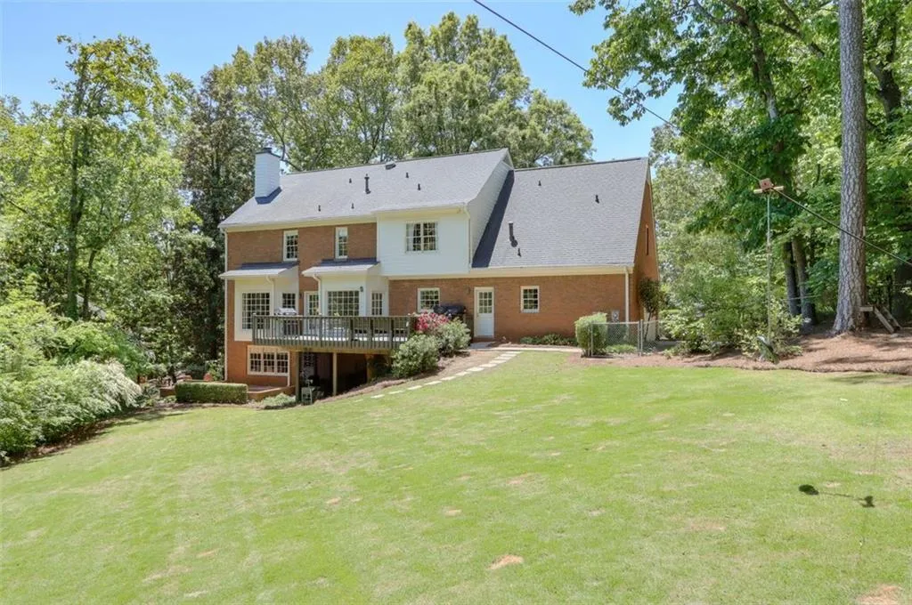 20 Glen Oaks Drive, Atlanta, Georgia 30327, 5 Bedrooms Bedrooms, ,4 BathroomsBathrooms,Residential,Sold,20 Glen Oaks Drive,6882848