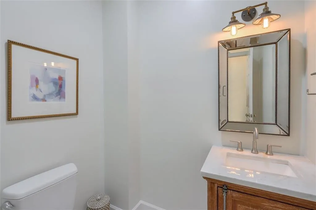 20 Glen Oaks Drive, Atlanta, Georgia 30327, 5 Bedrooms Bedrooms, ,4 BathroomsBathrooms,Residential,Sold,20 Glen Oaks Drive,6882848