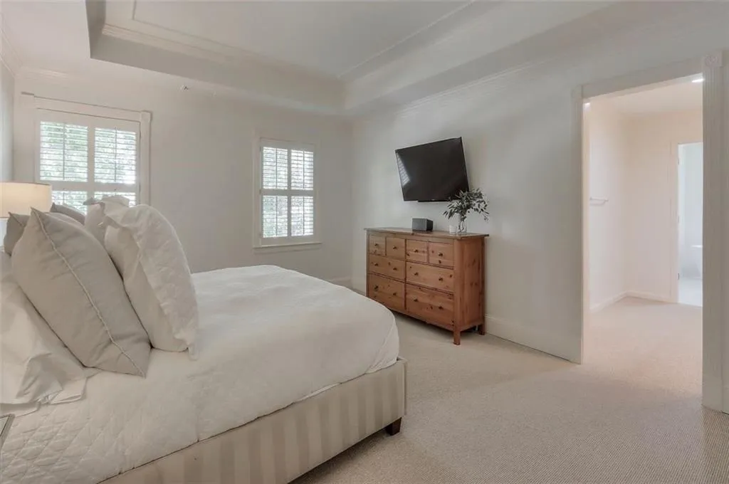 20 Glen Oaks Drive, Atlanta, Georgia 30327, 5 Bedrooms Bedrooms, ,4 BathroomsBathrooms,Residential,Sold,20 Glen Oaks Drive,6882848