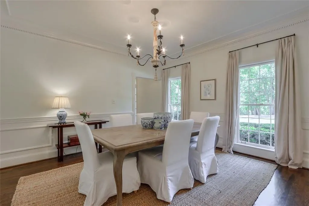 20 Glen Oaks Drive, Atlanta, Georgia 30327, 5 Bedrooms Bedrooms, ,4 BathroomsBathrooms,Residential,Sold,20 Glen Oaks Drive,6882848