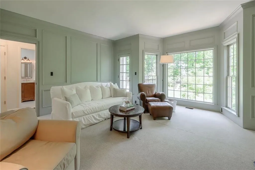 20 Glen Oaks Drive, Atlanta, Georgia 30327, 5 Bedrooms Bedrooms, ,4 BathroomsBathrooms,Residential,Sold,20 Glen Oaks Drive,6882848