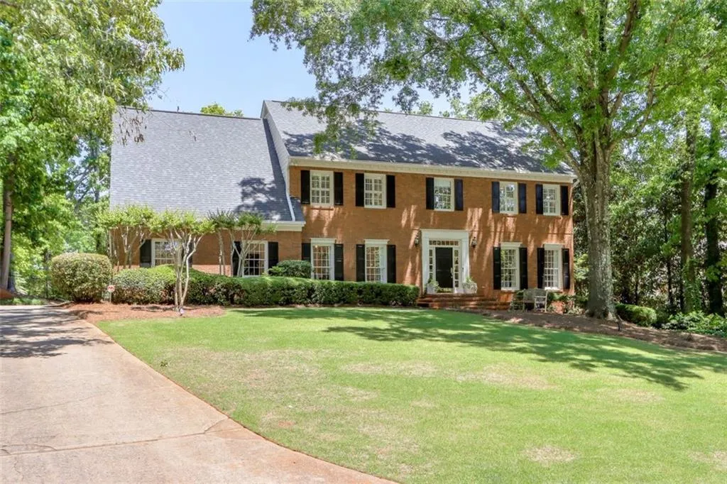 20 Glen Oaks Drive, Atlanta, Georgia 30327, 5 Bedrooms Bedrooms, ,4 BathroomsBathrooms,Residential,Sold,20 Glen Oaks Drive,6882848
