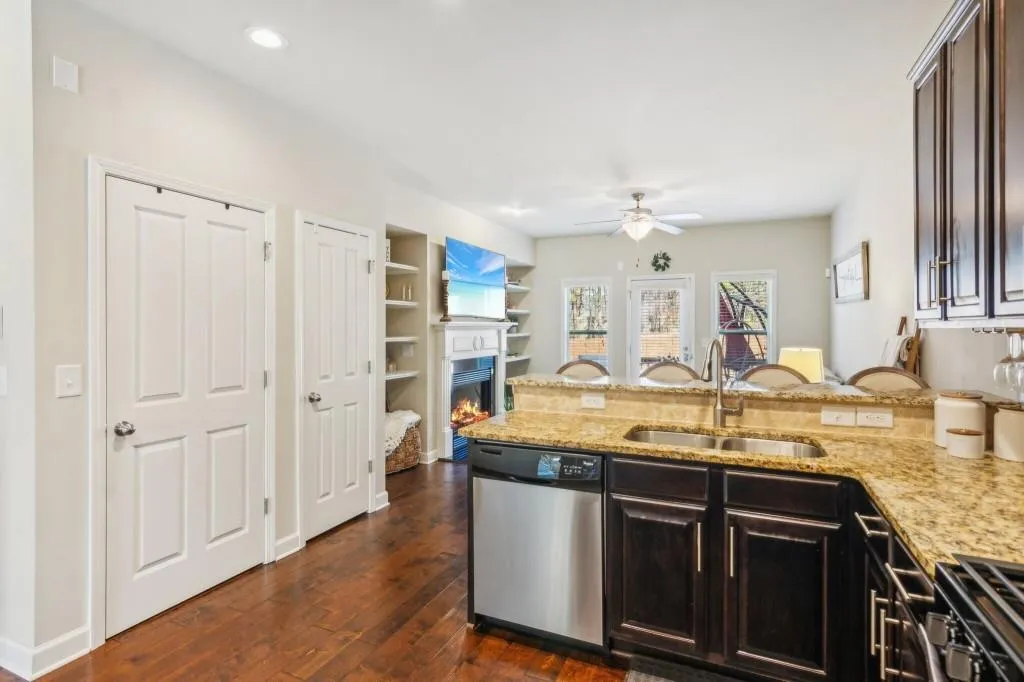 7420 Glisten Avenue, Sandy Springs, Georgia 30328, 3 Bedrooms Bedrooms, ,3 BathroomsBathrooms,Residential,For Sale,7420 Glisten Avenue,7528690