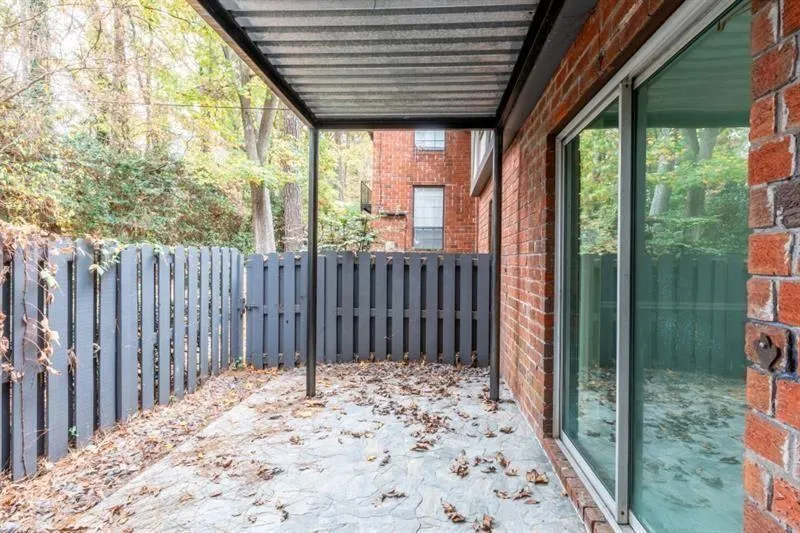 6851 Roswell Road Unit A-12, Sandy Springs, Georgia 30328, 3 Bedrooms Bedrooms, ,2 BathroomsBathrooms,Residential,For Sale,6851 Roswell Road Unit A-12,7669149