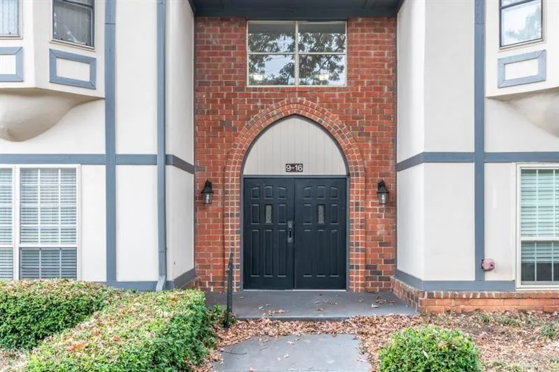 6851 Roswell Road Unit A-12, Sandy Springs, Georgia 30328, 3 Bedrooms Bedrooms, ,2 BathroomsBathrooms,Residential,For Sale,6851 Roswell Road Unit A-12,7669149