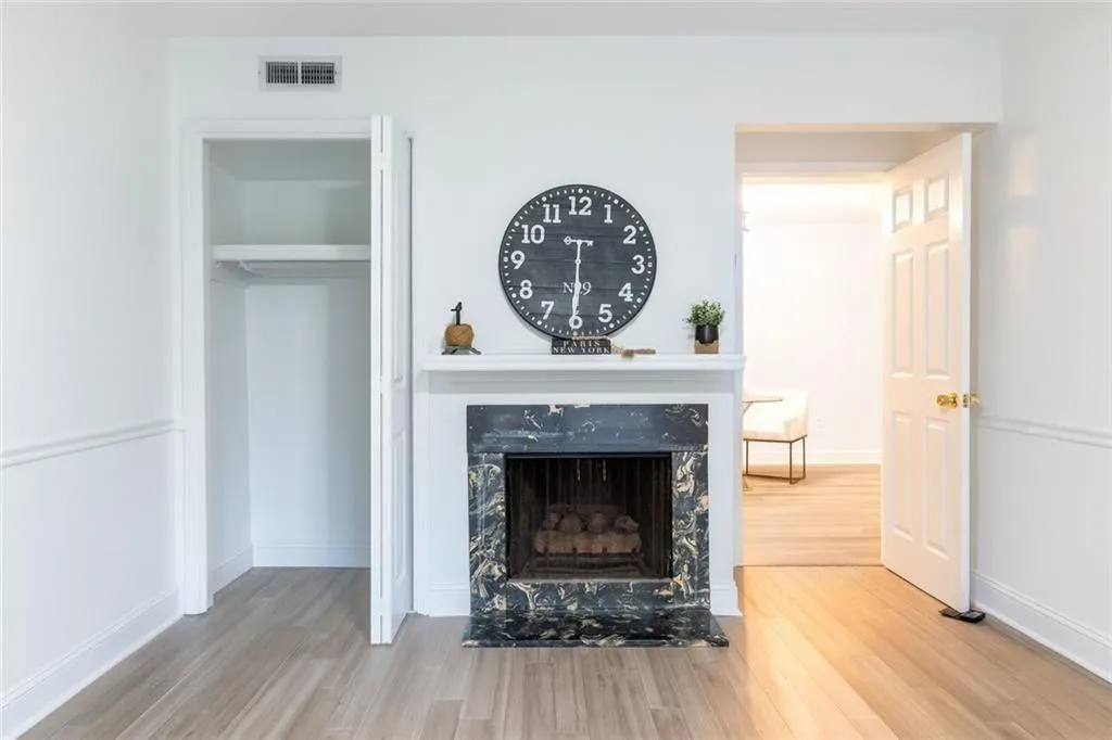 6851 Roswell Road Unit A-12, Sandy Springs, Georgia 30328, 3 Bedrooms Bedrooms, ,2 BathroomsBathrooms,Residential,For Sale,6851 Roswell Road Unit A-12,7669149