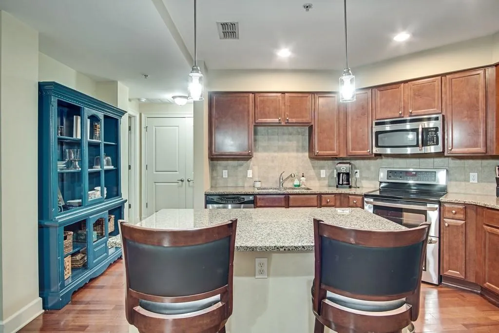 200 River Vista Drive Unit 308, Atlanta, Georgia 30339, 2 Bedrooms Bedrooms, ,2 BathroomsBathrooms,Residential,Sold,200 River Vista Drive Unit 308,6543370