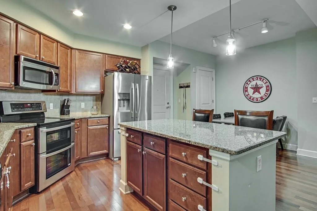 200 River Vista Drive Unit 308, Atlanta, Georgia 30339, 2 Bedrooms Bedrooms, ,2 BathroomsBathrooms,Residential,Sold,200 River Vista Drive Unit 308,6543370