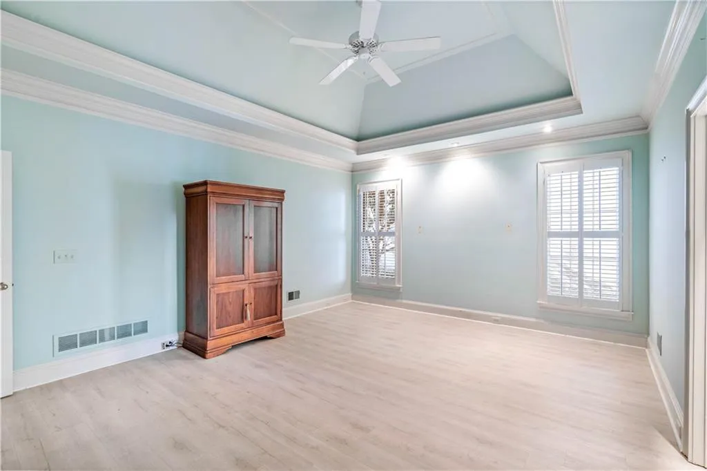 210 Grosvenor Place, Sandy Springs, Georgia 30328, 3 Bedrooms Bedrooms, ,3 BathroomsBathrooms,Residential,Sold,210 Grosvenor Place,6969641